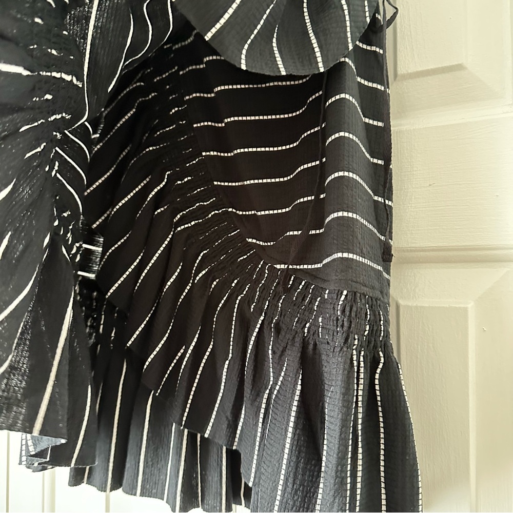 Moon River Striped Black and White Ruffle Wrap Skirt Size XS - Picture 7 of 13